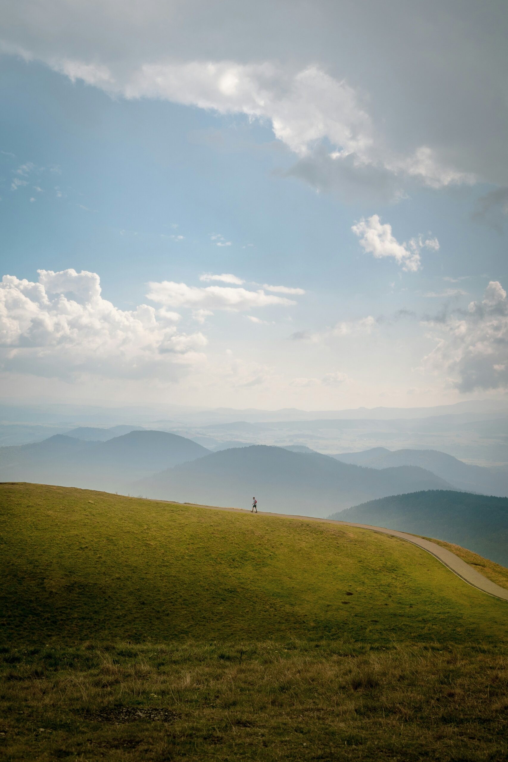 montagne avec un randonneur